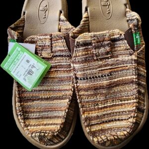 SANUK YOU GOT MY BACK OUTRAGEOUS BROWN SHOES - MEN'S  Size 8